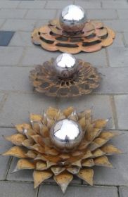 Blumen mit Edelstahlkugel 3x (2).jpg